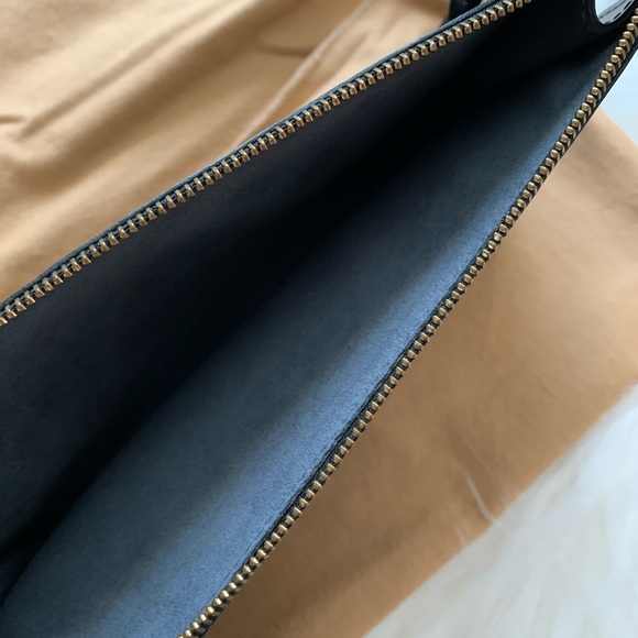 [SOLD] Louis Vuitton Epi black leather pochette - Picture 8 of 12